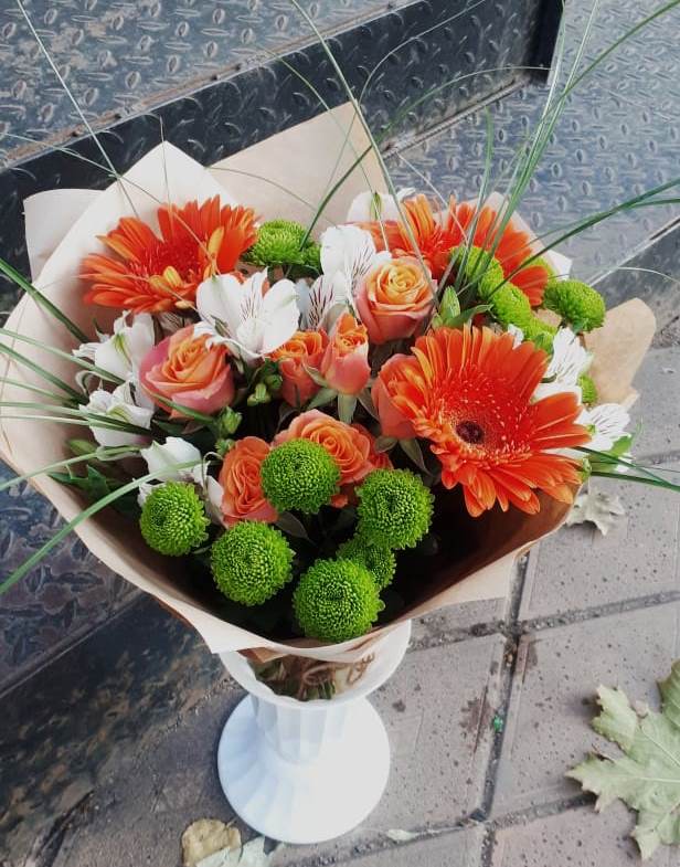 Букет цветов из: Герберы, Хризантемы, Альстромерии и Розы в Карачаевске