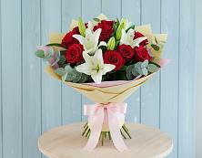 Букет цветов из:  Лилии и Розы #REPLACE_PRED# Карачаевске