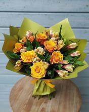 Букет цветов из:  Альстромерии и Розы в Карачаевске