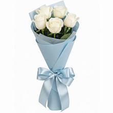 Букет 5 Белых роз Проуд в Карачаевске