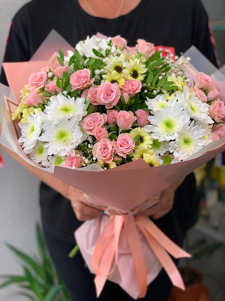 Букет цветов из: Розы и Хризантемы в Карачаевске