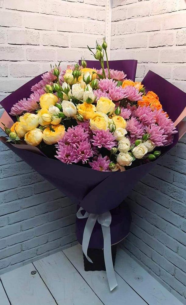 Букет цветов из: Хризантемы и Розы в Карачаевске