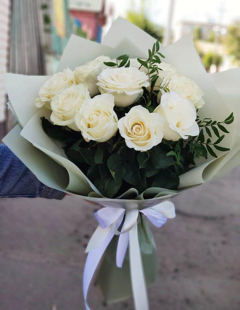 Букет Белые розы Проуд в Карачаевске