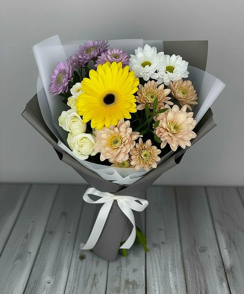 Букет цветов из: Розы, Герберы и Хризантемы в Карачаевске