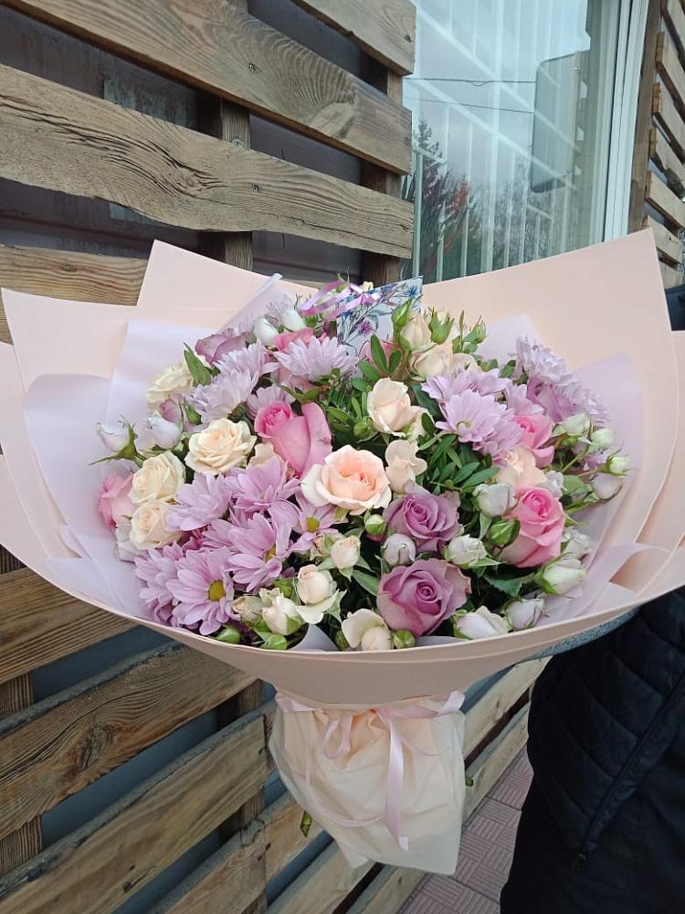 Букет цветов из: Розы и Хризантемы в Карачаевске