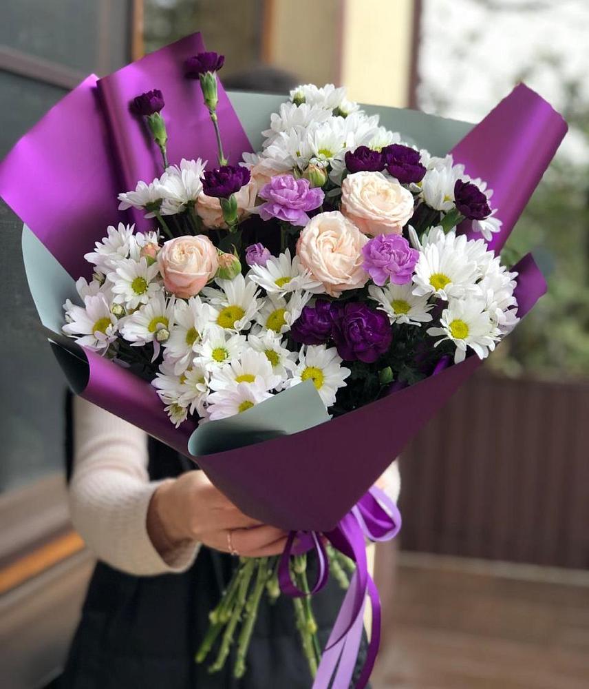 Букет цветов из: Хризантемы, Гвоздики и Розы в Карачаевске