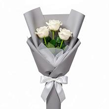 Букет 3 белые розы в Карачаевске