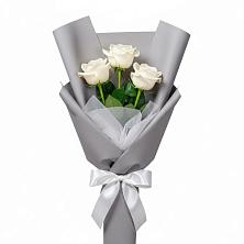 Букет 3 белые розы в Карачаевске