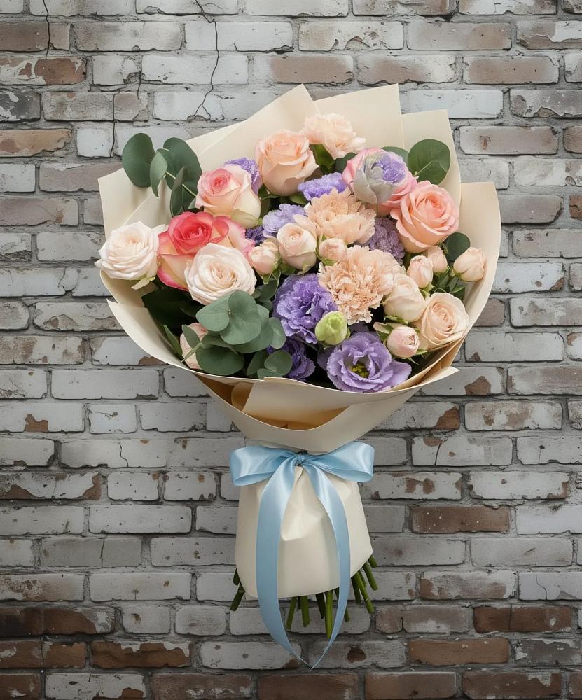 Букет цветов из: Розы, Лизиантусы и Гвоздики в Карачаевске