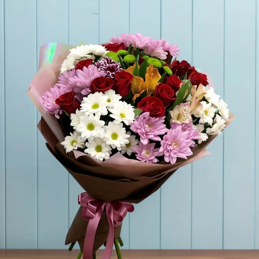 Букет цветов из: Розы, Хризантемы и Альстромерии в Карачаевске