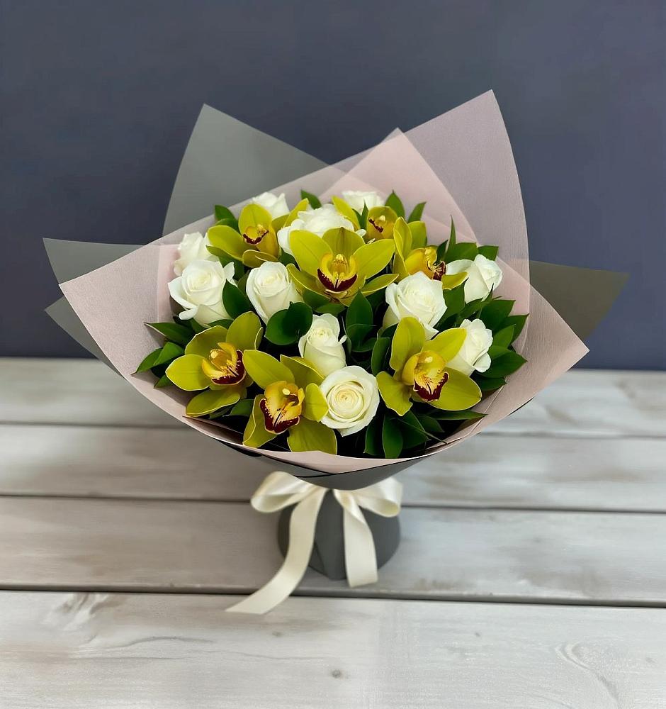 Букет цветов из: Орхидеи и Розы в Карачаевске