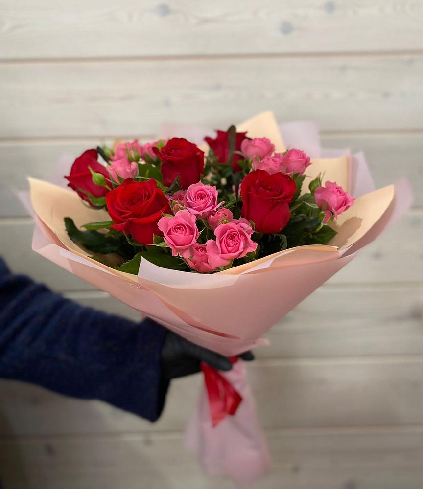 Букет цветов из: Розы в Карачаевске