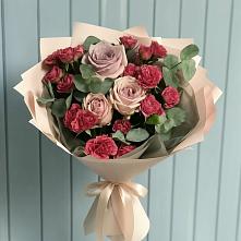 Букет цветов из:  Гвоздики и Розы в Карачаевске