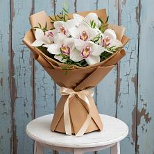 Букет цветов из:  Орхидеи и Розы в Карачаевске